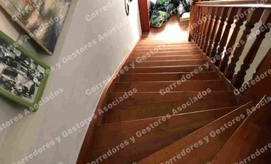 SE VENDE HERMOSA CASA ÑUÑOA