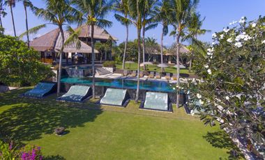 Freehold Luxury Ocean Front Villa in Canggu