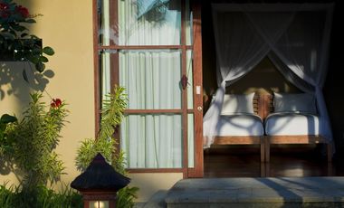 Freehold Luxury Ocean Front Villa in Canggu