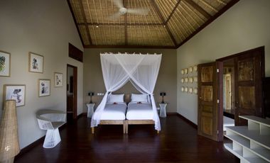 Freehold Luxury Ocean Front Villa in Canggu