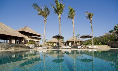 Freehold Luxury Ocean Front Villa in Canggu