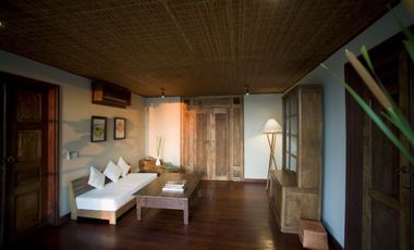 Freehold Luxury Ocean Front Villa in Canggu