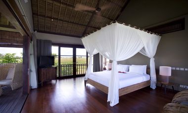 Freehold Luxury Ocean Front Villa in Canggu