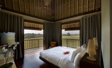 Freehold Luxury Ocean Front Villa in Canggu