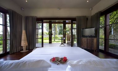 Freehold Luxury Ocean Front Villa in Canggu