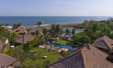 Freehold Luxury Ocean Front Villa in Canggu