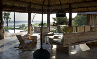 Freehold Luxury Ocean Front Villa in Canggu