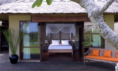 Freehold Luxury Ocean Front Villa in Canggu
