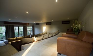 Freehold Luxury Ocean Front Villa in Canggu