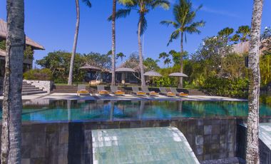 Freehold Luxury Ocean Front Villa in Canggu