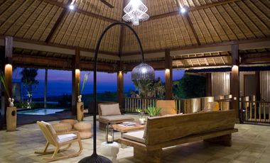 Freehold Luxury Ocean Front Villa in Canggu