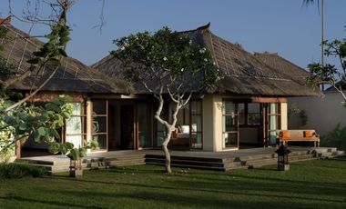 Freehold Luxury Ocean Front Villa in Canggu