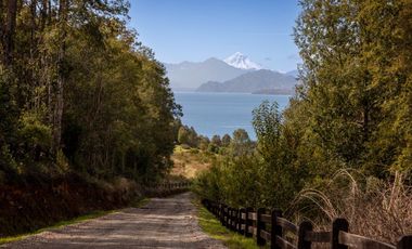 Espectacular Parcela de 5000m2 en Condominio con Acceso a Playa en Lago Calafquén, Panguipulli
