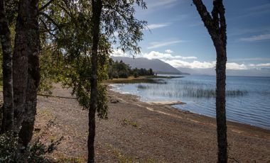 Espectacular Parcela de 5000m2 en Condominio con Acceso a Playa en Lago Calafquén, Panguipulli