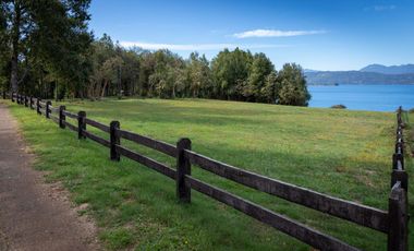 Espectacular Parcela de 5000m2 en Condominio con Acceso a Playa en Lago Calafquén, Panguipulli