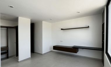 Casa con alberca privada, terraza techada, cochera para dos autos, venta, Xcanatun, Merida, Yucatan.