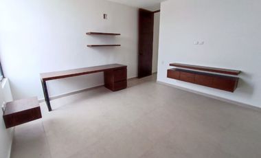 Casa con alberca privada, terraza techada, cochera para dos autos, venta, Xcanatun, Merida, Yucatan.
