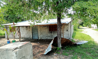 Terreno con una pequeña construcción y mucho potencial en la colonia Los Mogotes de Acapulco