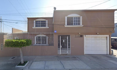 Se vende Excelente casa en De Las Penas, Playas, Jardines del Sol, Tijuana, B.C., México