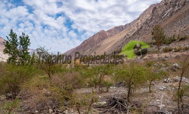 Parcela en Cochiguaz con agua de riego. 6.100 m2., Valle del Elqui. $60 millones