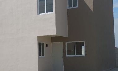 VENTA  DE CASA CON ALBERCA CERCA DE CUAUTLA