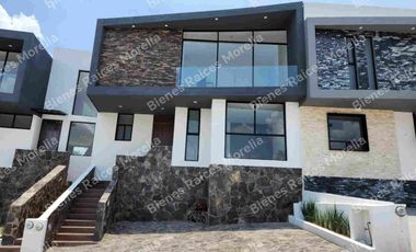 SE VENDE CASA EN Loma Alta Tres Marías, Morelia, Michoacán, México