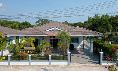 Very nice house with proximity to Mae Ramphueng Beach