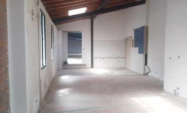 7984C Local independiente en arriendo en el sector Manila