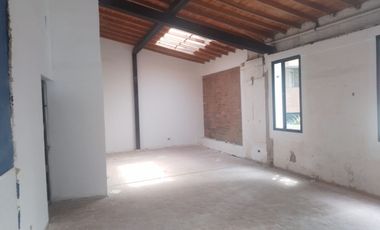 7984C Local independiente en arriendo en el sector Manila