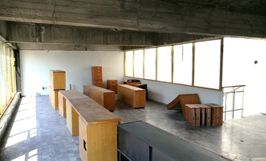 SE VENDE EDIFICIO CON LOCAL COMERCIAL.