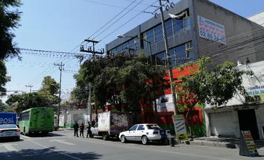 SE VENDE EDIFICIO CON LOCAL COMERCIAL.