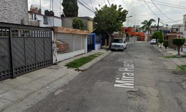 ¡APROVECHA ESTA INCREÍBLE OPORTUNIDAD DE HACER CRECER TU PATRIMONIO! Casa en REMATE BANCARIO Fraccionamiento Cumbria, Cuautitlán Izcalli, México. NO C