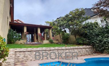 BROKER ARRIENDA GRAN CASA EN JARDÍN DEL MAR 5D+4B+2E