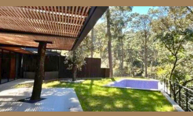 Casa en Venta en Valle de Bravo amueblada con multiples amenidades
