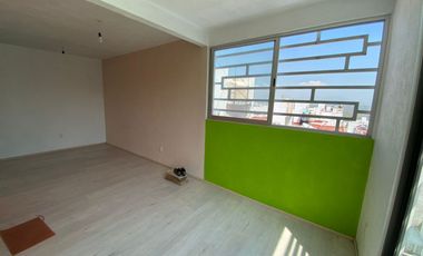 Se Vende Casa en REAL DEL LAGO, Circuito del Lago Poniente MZ 7 LT 7, Colonia del Lago, Villa Nicolás Romero, Estado de México, México