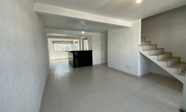 Se Vende Casa en REAL DEL LAGO, Circuito del Lago Poniente MZ 7 LT 7, Colonia del Lago, Villa Nicolás Romero, Estado de México, México