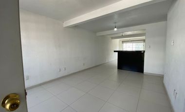 Se Vende Casa en REAL DEL LAGO, Circuito del Lago Poniente MZ 7 LT 7, Colonia del Lago, Villa Nicolás Romero, Estado de México, México