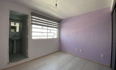 Se Vende Casa en REAL DEL LAGO, Circuito del Lago Poniente MZ 7 LT 7, Colonia del Lago, Villa Nicolás Romero, Estado de México, México