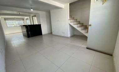 Se Vende Casa en REAL DEL LAGO, Circuito del Lago Poniente MZ 7 LT 7, Colonia del Lago, Villa Nicolás Romero, Estado de México, México