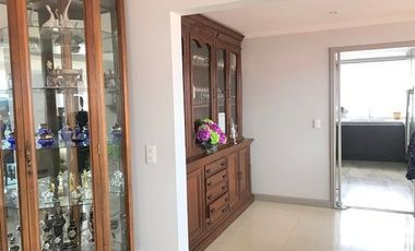 Lujoso Penthouse en venta 345m2C a pocas cuadras del centro de Cuenca