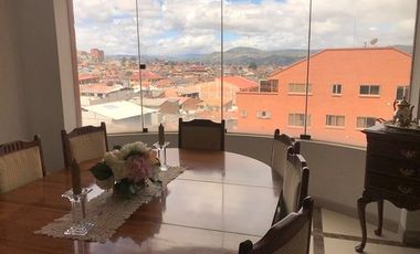 Lujoso Penthouse en venta 345m2C a pocas cuadras del centro de Cuenca