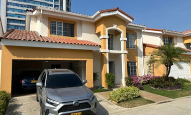 Casa de conjunto sector buenavista la castellana en venta en Barranquilla
