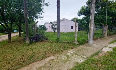 Vivienda con amplio terreno mensurable en Romang