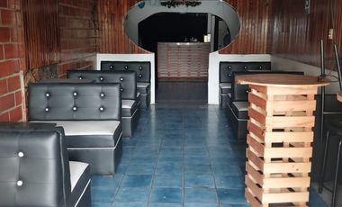En alquiler local comercial  de 2 plantas en Gran Albocentro 5