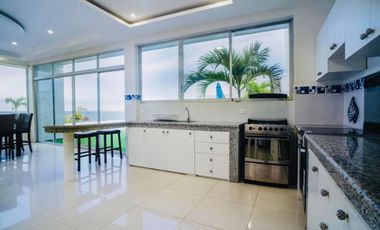 Casa de venta en Urbanizacion privada Manta Manabí