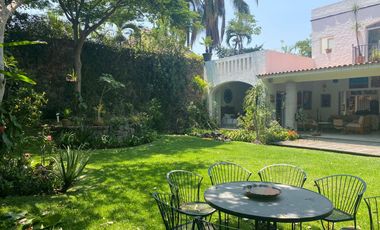 VENDO ESPECTACULAR RESIDENCIA MODERNA, CUERNAVACA, VISTAHERMOSA, SEGURIDAD 24