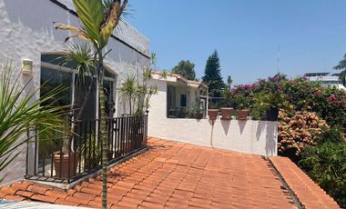 VENDO ESPECTACULAR RESIDENCIA MODERNA, CUERNAVACA, VISTAHERMOSA, SEGURIDAD 24