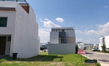 Terreno en esquina en valle Imperial