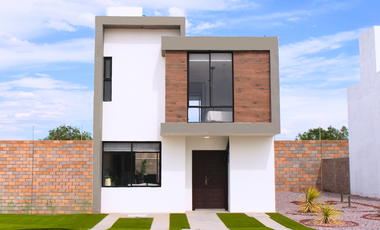 Casa en Privada en Villa de Pozos con amenidades, cerca de CARR 57