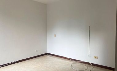 PR21786 Apartamento en arriendo en el sector Loma de las Brujas